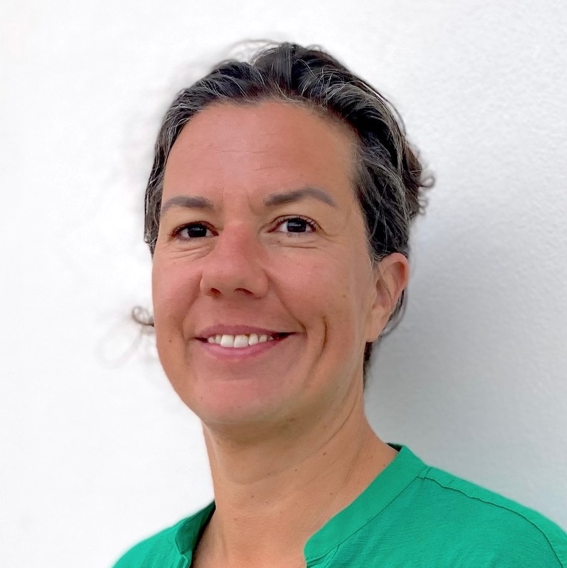  Alessandra Hool