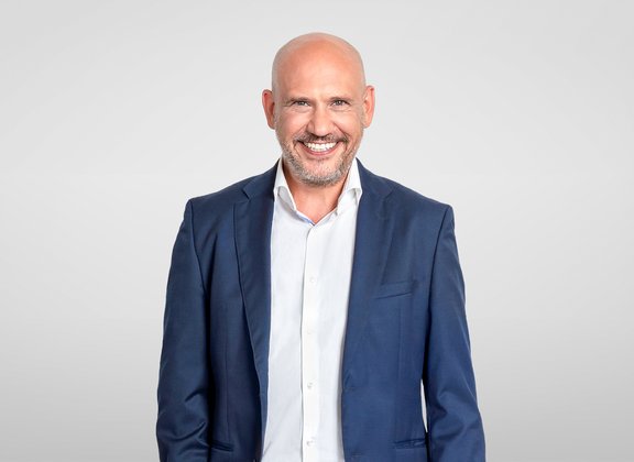  Claude Naville