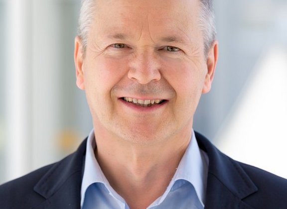Dr. Ulrich Claessen