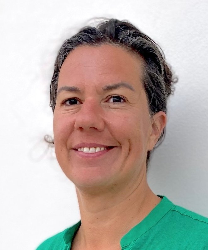  Alessandra Hool